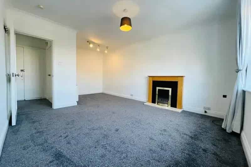 One Bedroom Flat Eastbourne Town Centre