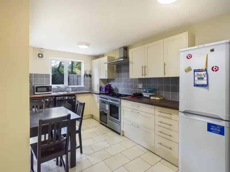 Double Room in 5-Bed Shared House All Bills Included