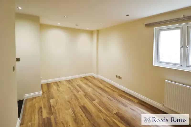 Modern Studio Apartment for Rent Hornchurch RM12