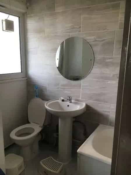 2 Bedroom Property Near Underground Station