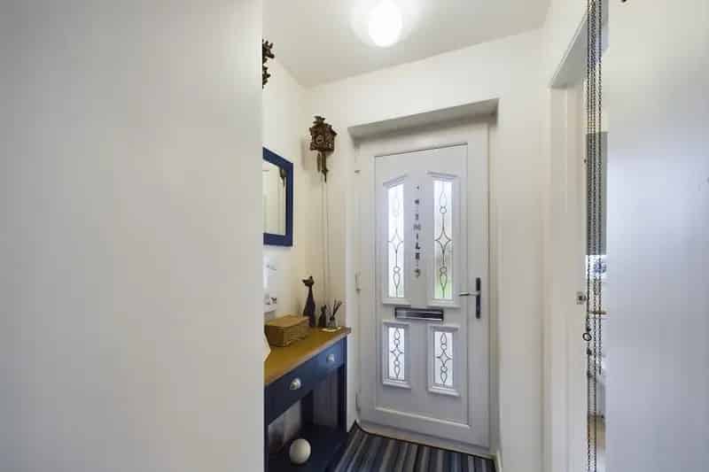 3 Bed Semi-Detached House Large Corner Plot Freehold