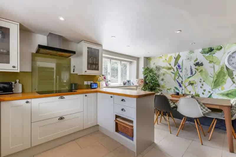 3 Bedroom Grade II Listed Cottage for Sale in Selborne