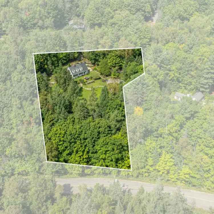 2-Acre Private Estate near St-Sauveur - Family Home with Workshop