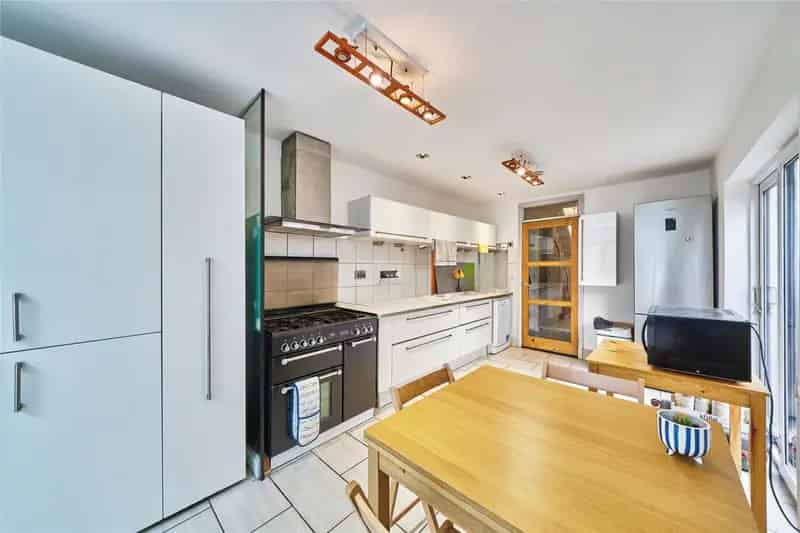3 Bed Stratford House - Garden Office - Close to Station