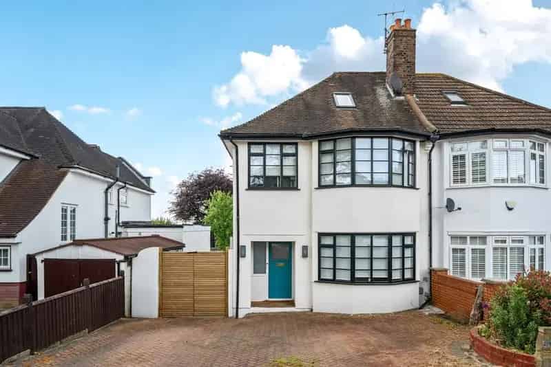 Family Home near West Norwood Station and Parks