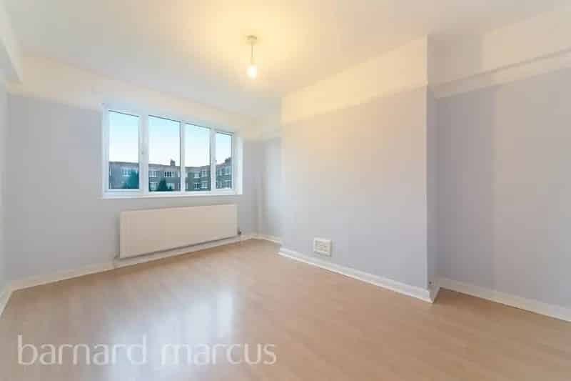Second Floor Flat near Southfields Earlsfield Wandsworth