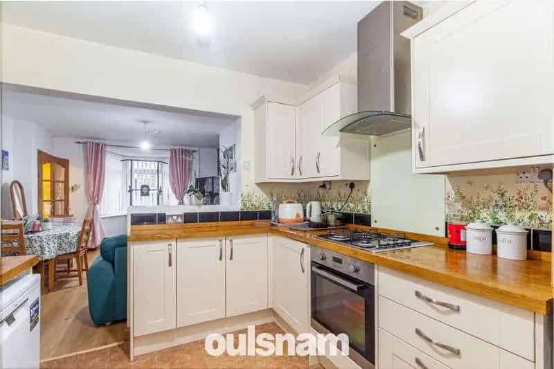 3 bed house for sale