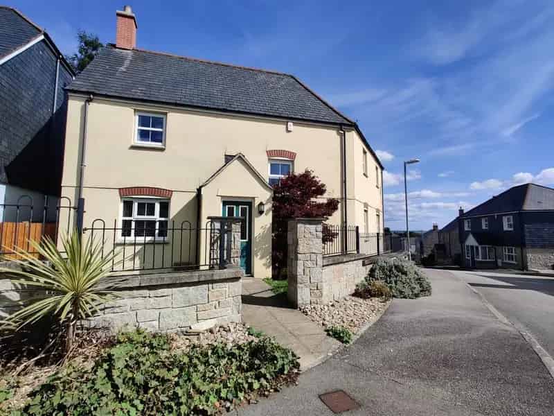 4 Bedroom Detached House to Rent Charlestown