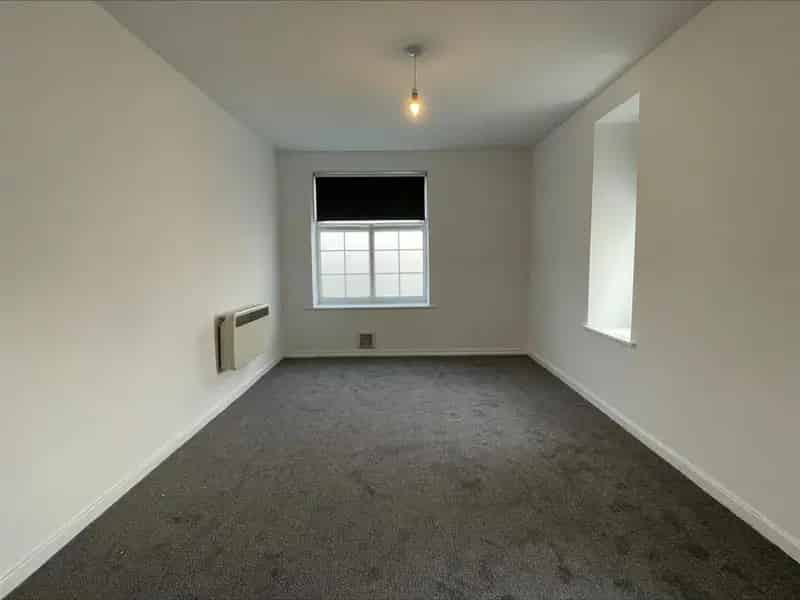Spacious Studio to Rent Near Lewes Road