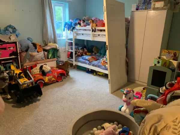 2 Bed House with Garden and Parking