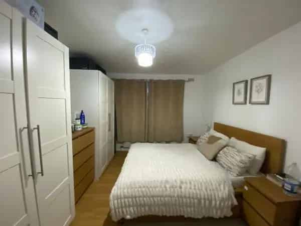 Large Flat with New Kitchen and Bathroom
