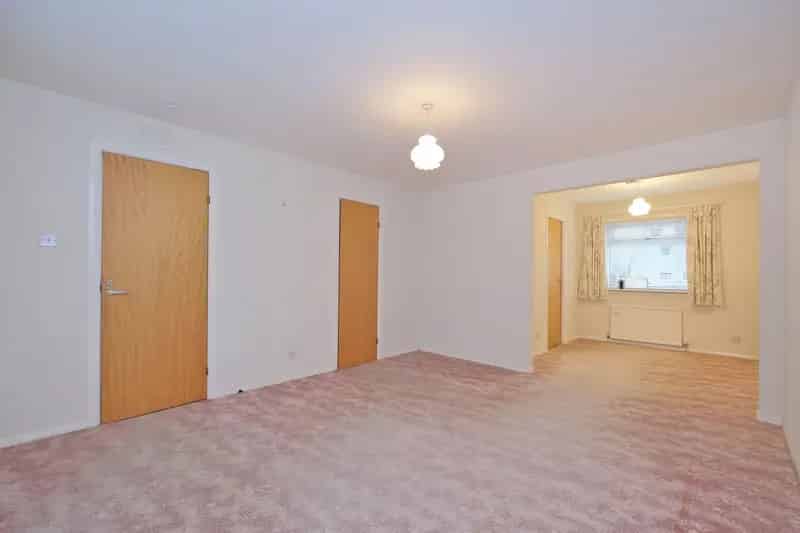 Three Bedroom Mid Terrace House Ferryhill Aberdeen