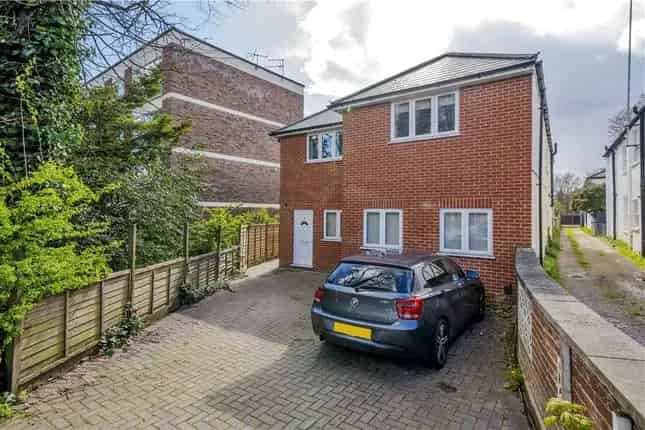 Four Flat Property near Ealing Broadway Station