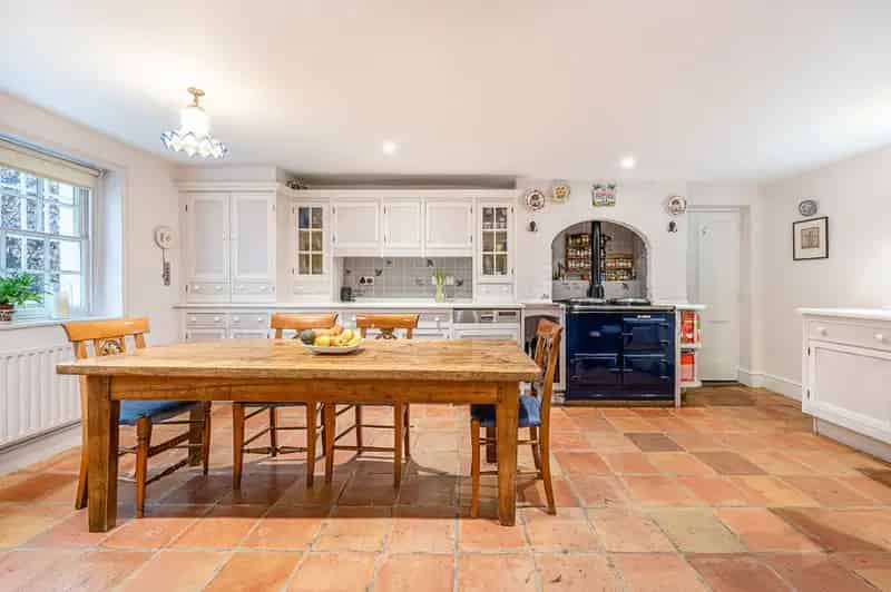 5 Bedroom Georgian Villa for Sale near Clapham Common