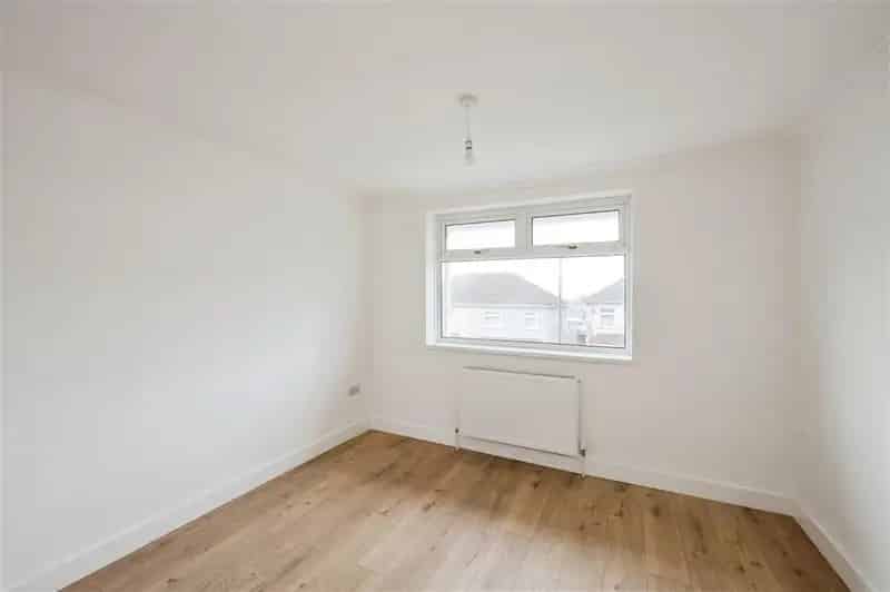 3 Bedroom Semi-Detached House To Let Near Public Transport and Schools
