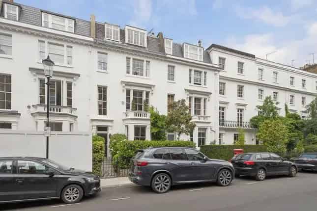 Terraced House for Sale in Sheffield Terrace Kensington London