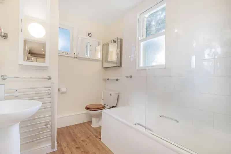 Charming 2-Bedroom House with Spacious Layout