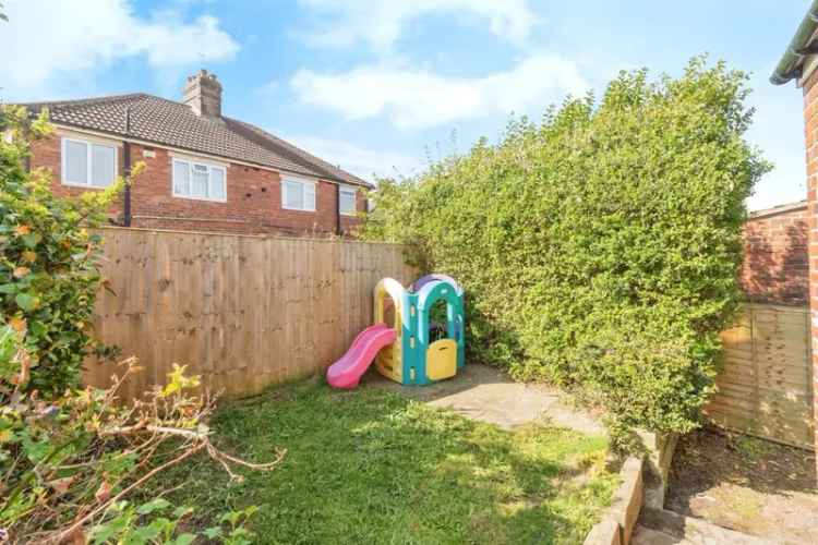Three Bedroom Semi Detached House Bramley Rodley