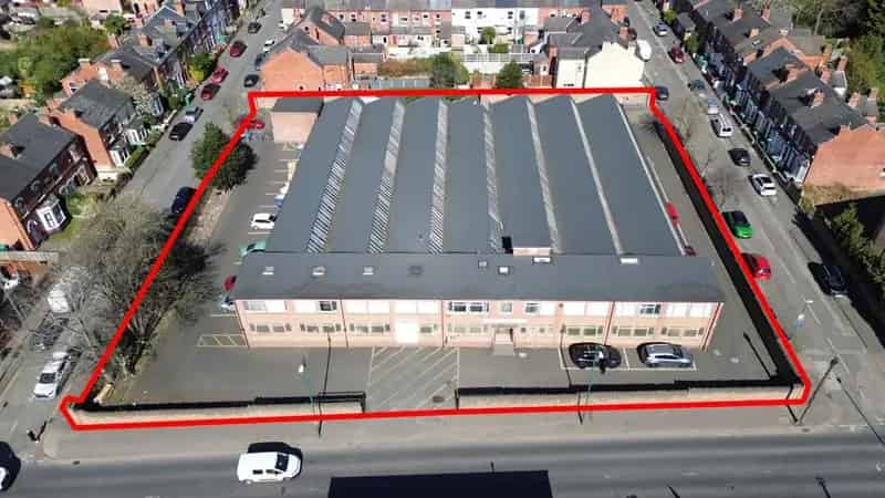 Commercial Building with Office and Warehouse Space