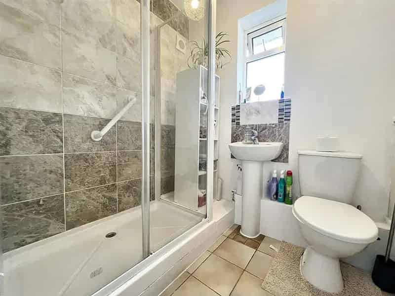 3 Bedroom Semi-Detached House to Rent in Bath