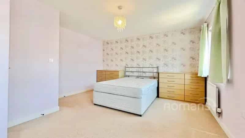 2 Bedroom Semi Detached House For Sale Chain Free