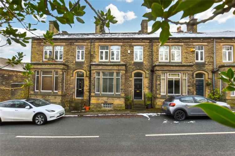 House For Sale in Leeds, England