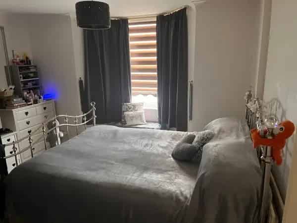 1 Bedroom House with Garden Pet Friendly Near Station West London