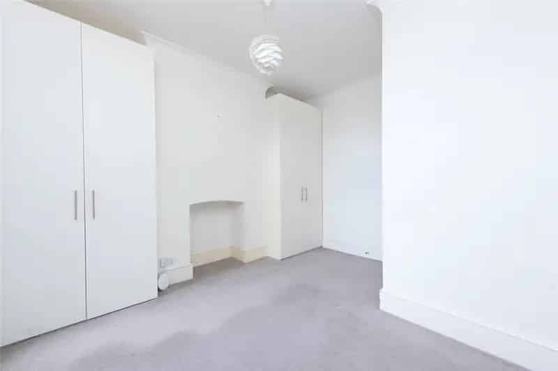 1 Bedroom Flat Putney Private Garden Close Transport Links