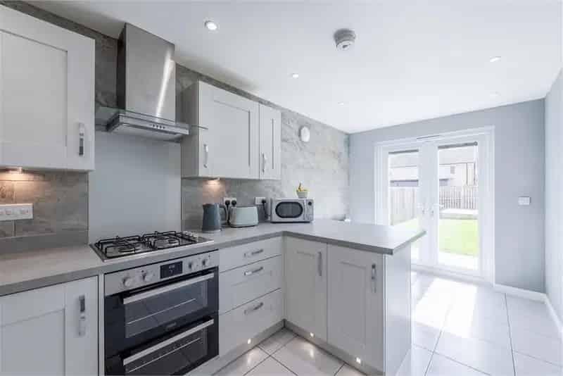 4 Bed Detached House Gorebridge Modern Kitchen En-Suite Garden