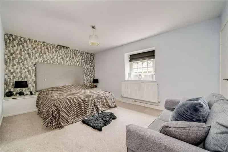 5 Bed Farmhouse with Annexe and Barn - 2.3 Acres