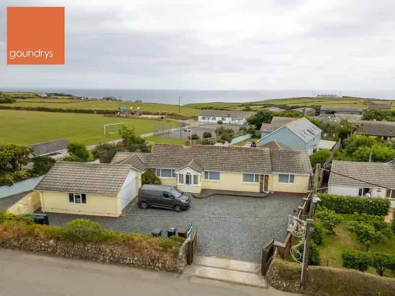 4 Bedroom Detached Bungalow Cornwall Coastal Village