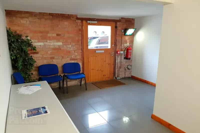 1205 sq ft Studio to Let in Historic Building