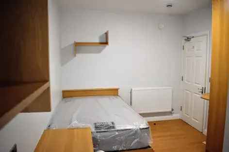 5 Bed Student House Manchester Inclusive Bills Modern Townhouse