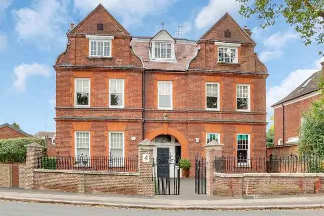 3 Bedroom Apartment Hampstead Hill Gardens London NW3