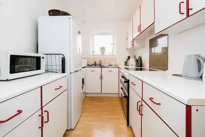 2-Bed Flat in South Woodford Gated Development Near Stations