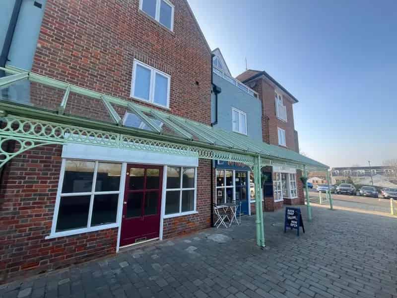 Lymington Retail Unit - 353 sq ft Ground Floor Shop