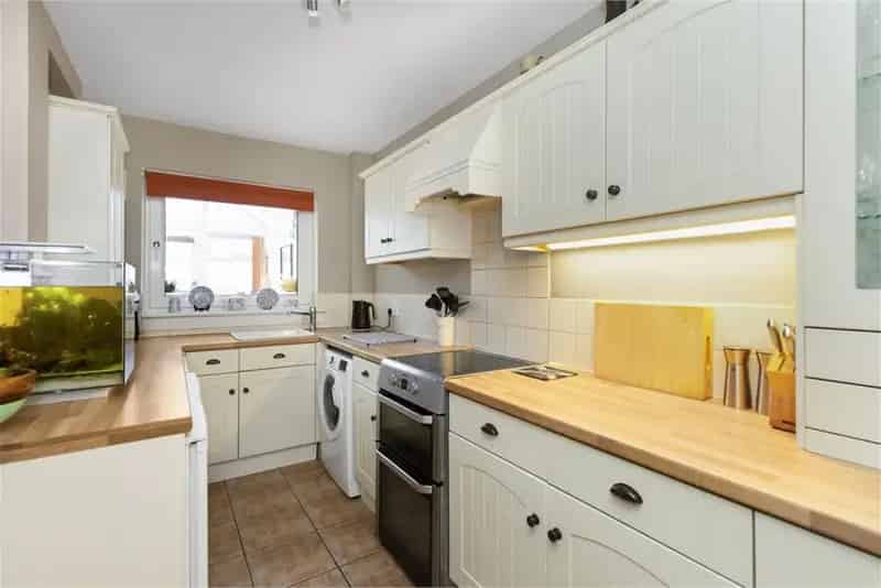 3 Bed Terraced House with 2 Reception Rooms and Conservatory