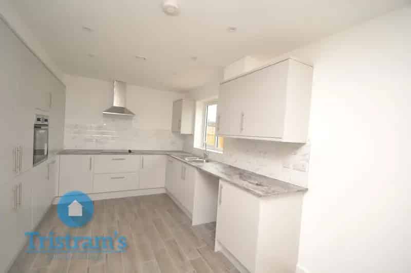 4 Bedroom Detached House to Rent in Hucknall