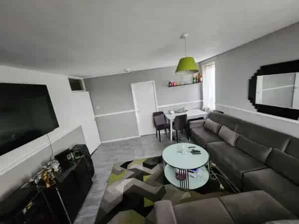 2-Bedroom Council Flat Near Shoreditch Park