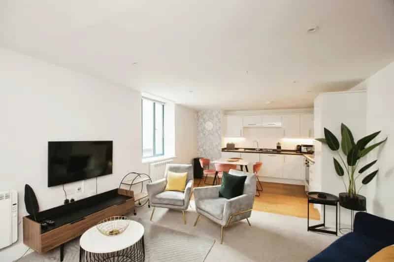 Torquay Harbour Apartment 2 Double Beds En-Suite Holiday Let Potential