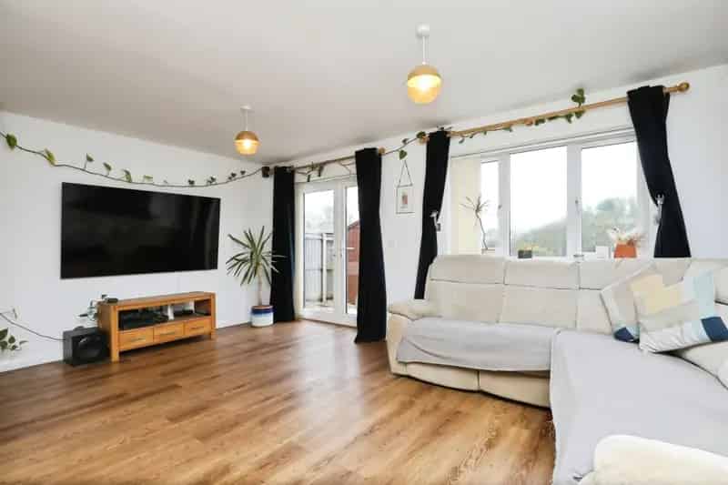 3 Bedroom Detached House in Scarning Fen