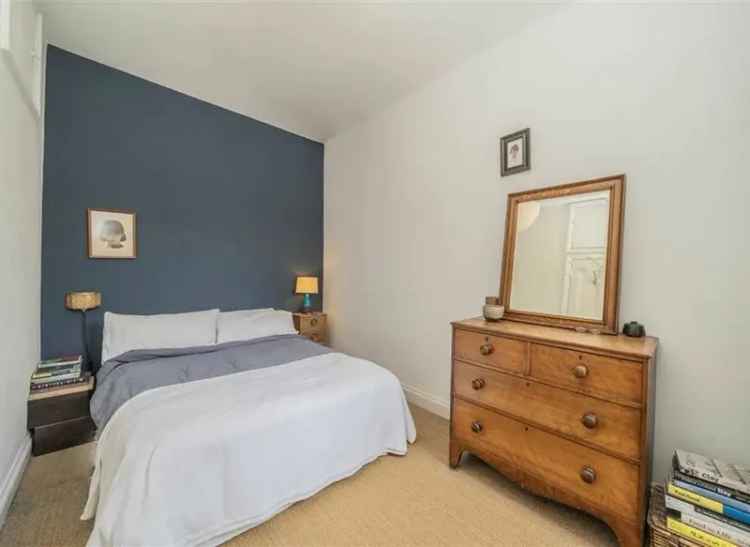 Two Double Bedroom Victorian Conversion - Charming Home