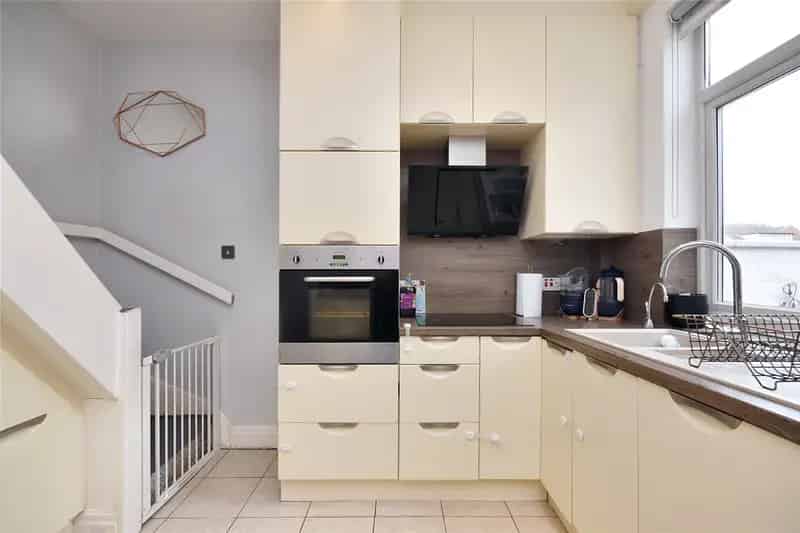 Charming Garforth Terraced House Two Double Bedrooms South Facing Garden