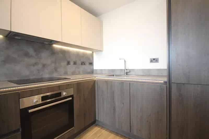 1 Bedroom Apartment with Balcony and Amenities
