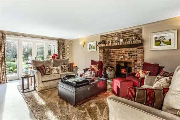 5 Bed Family Home Hedgerley Converted Stable Block Large Garden