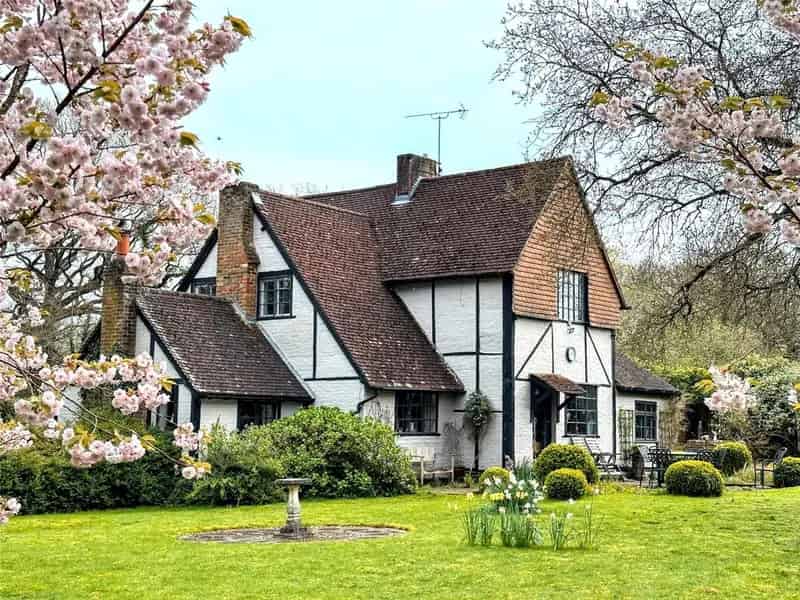 4 Bedroom Detached House For Sale Outwood Surrey