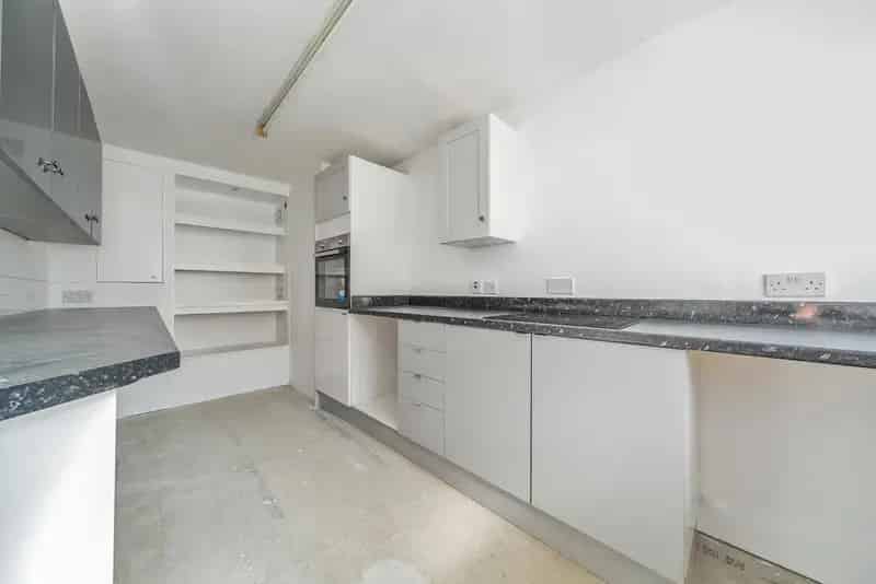 Four-Bedroom House Near Sydenham High Street and Mayow Park