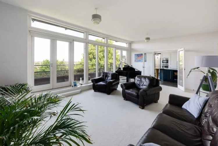 2 Bedroom Penthouse Apartment for Sale