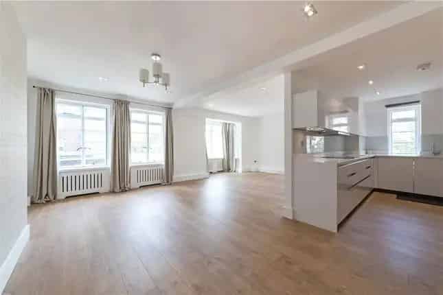 Four Double Bedroom Apartment Near Marylebone