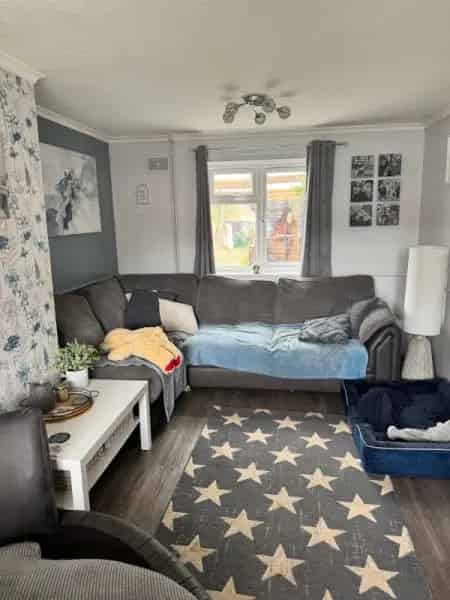 3 Bed Semi Detached House Large Garden Single Garage